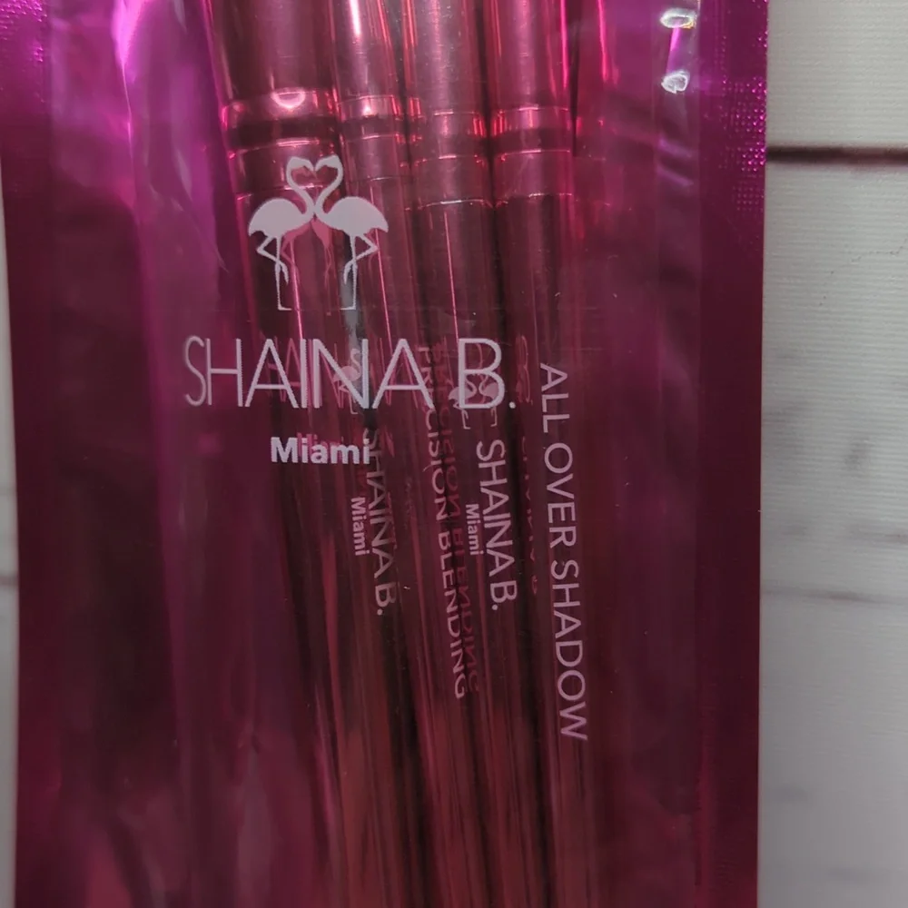 Shaina B. Miami Fab 5 Pink Piece Essentials Brush Set Full Size New in Packaging